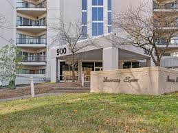 Building Photo - 900 19th Ave S