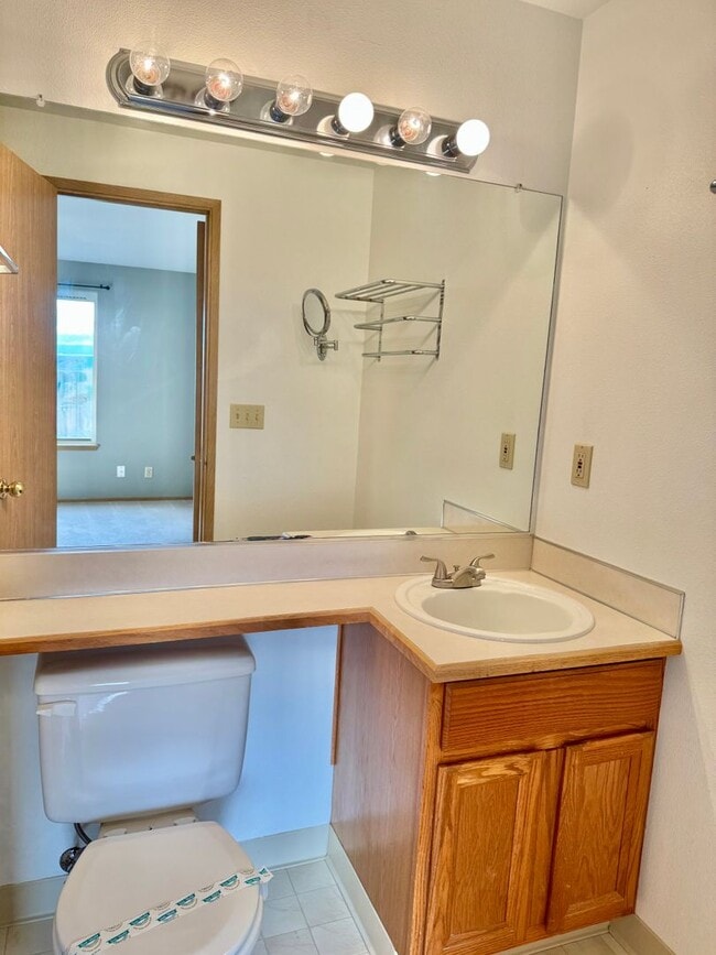 Building Photo - Adorable Quiet park like setting in fruit valley sunsets with landscaping provided