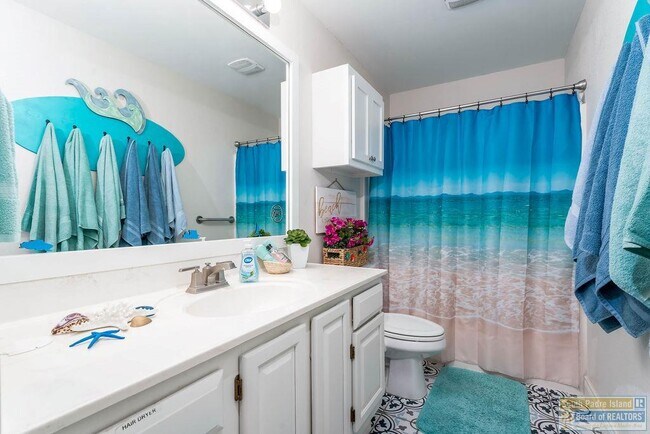 Building Photo - 127 E Atol St