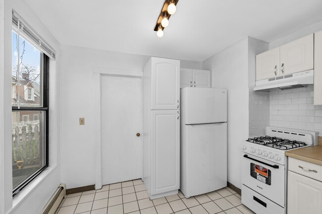 Building Photo - 35 Allston St