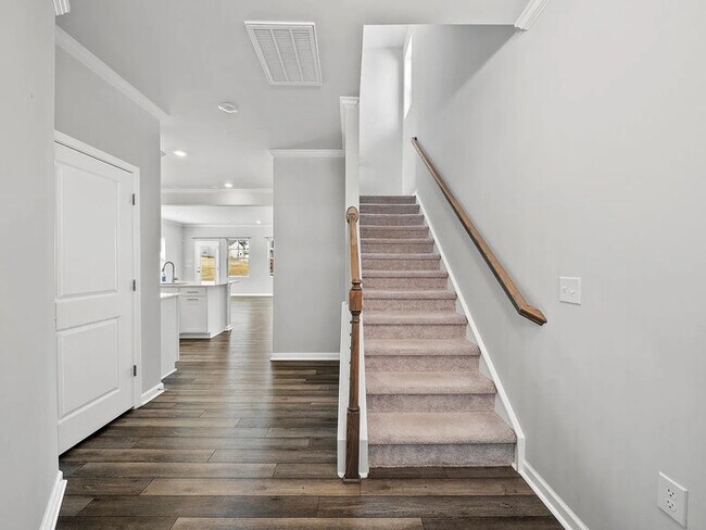 Building Photo - Lease OR Lease to Own