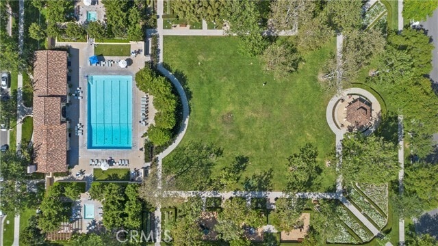 Building Photo - 75 Reunion