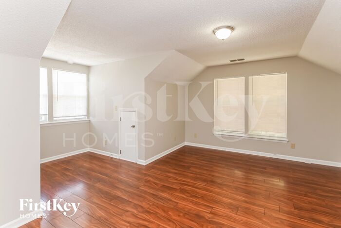 Building Photo - 2603 Yarrow Rd