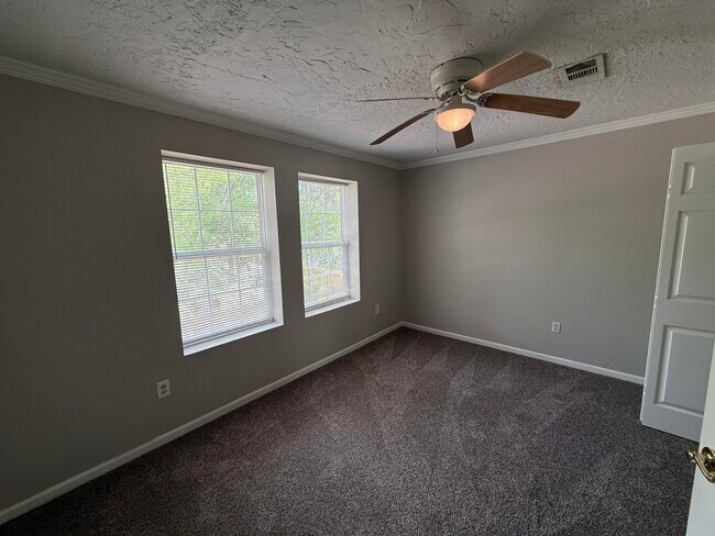 Building Photo - 72 Pisces Dr