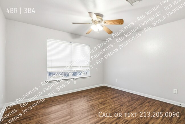 Building Photo - 2635 Lakehills St