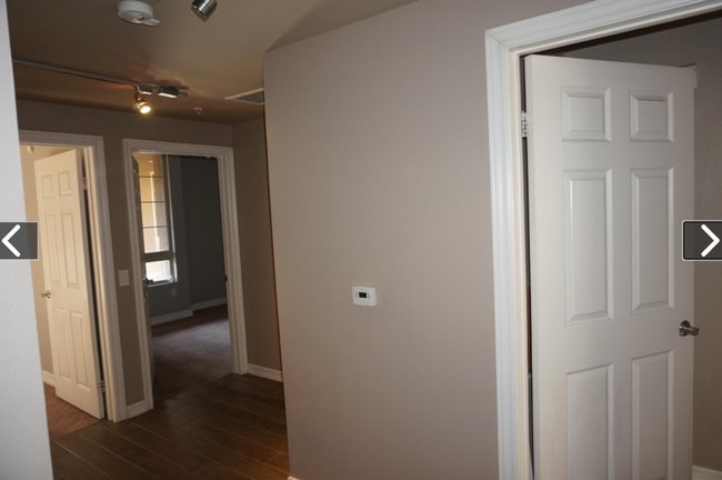 Building Photo - Spacious Condo in East Village area