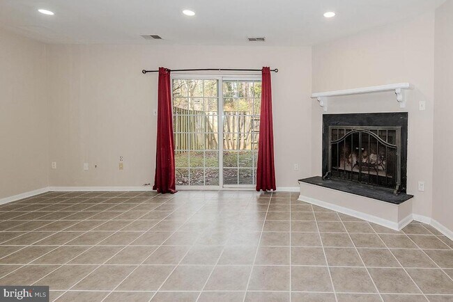 Building Photo - 1116 Soho Ct