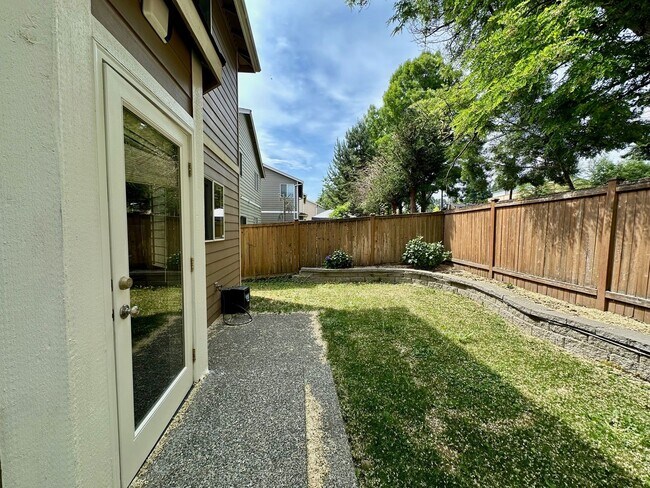 Building Photo - Charming 6 beds 2.5 bath house in Bothell!