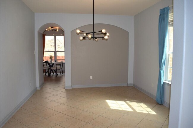 Building Photo - 333 Spanish Mustang Dr