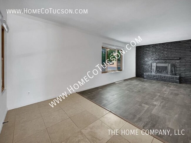 Building Photo - 823 Calle Virada