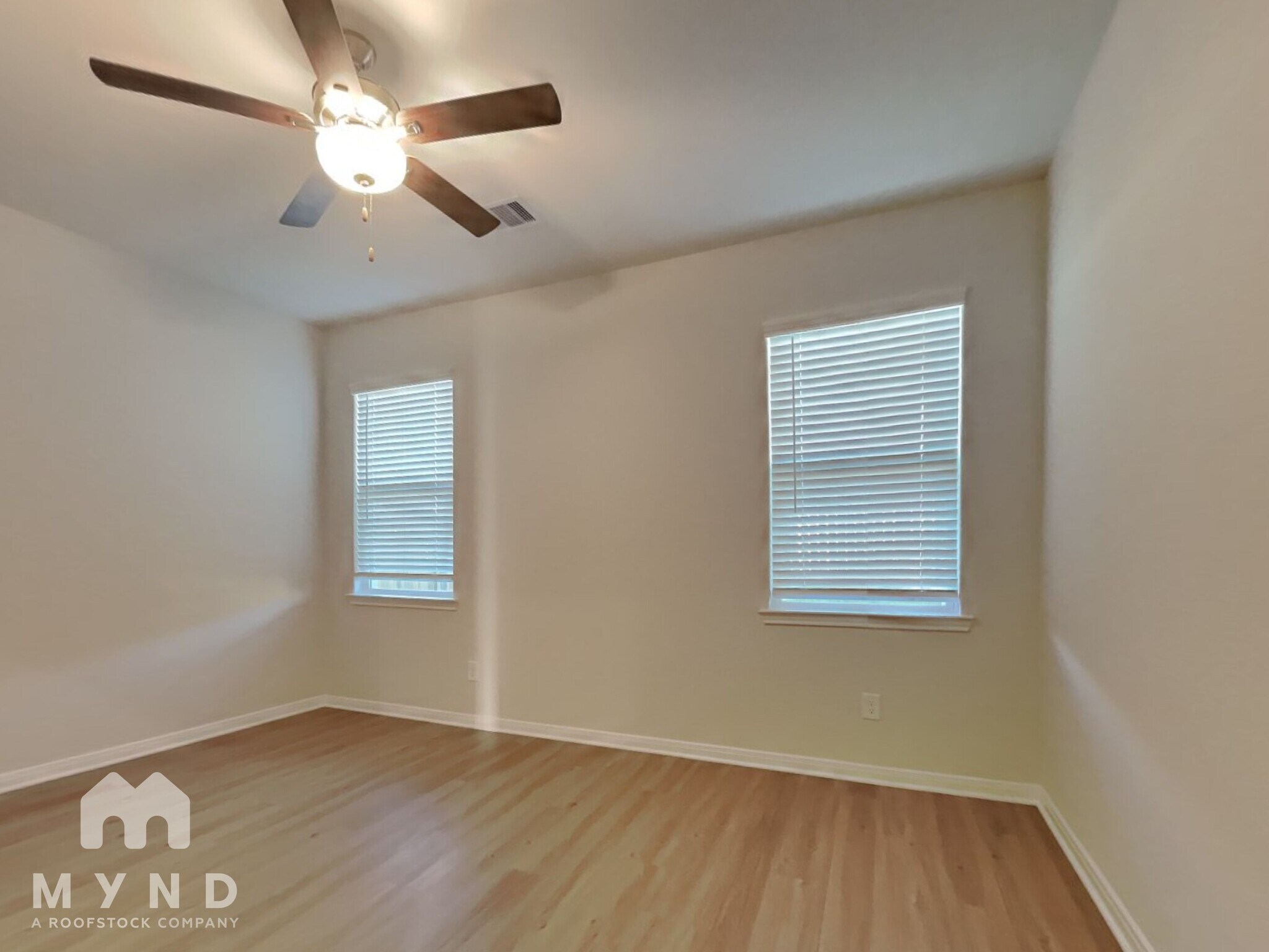 Building Photo - 15442 Maple Ter Dr