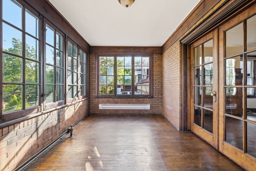 Building Photo - 407 Biddle Ave