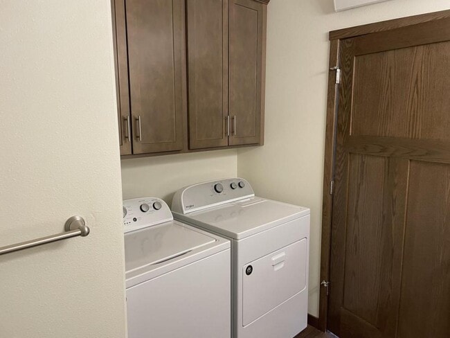 Building Photo - 535 Ryan St #2