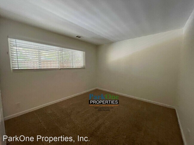 Building Photo - 3 br, 2.5 bath House - 200 Barnett Ter