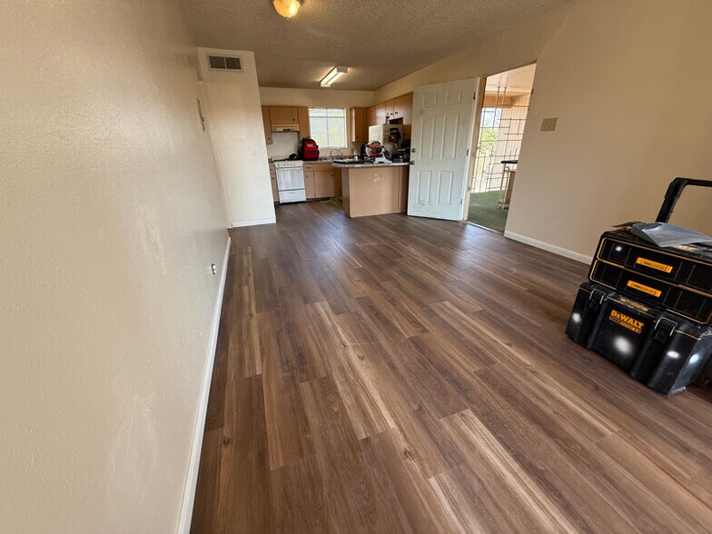 Primary Photo - 2601 N Kentucky Ave