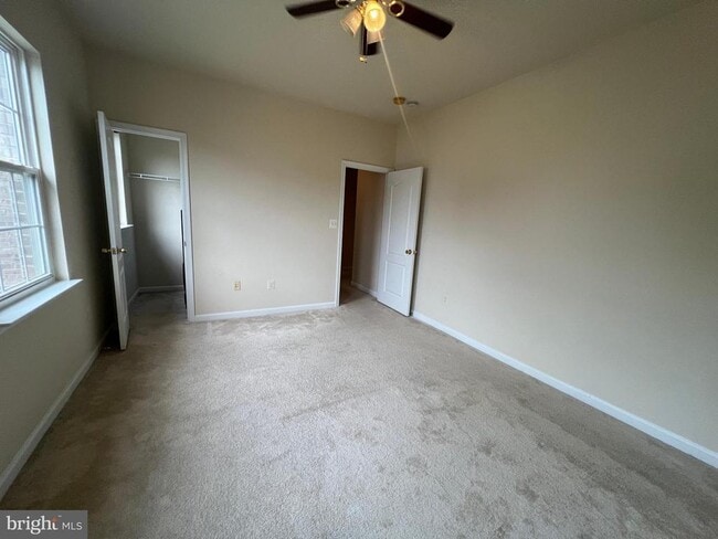 Building Photo - 12 Rivers Edge Terrace