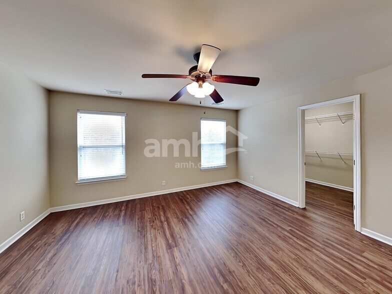 Building Photo - 2128 Branch Oak Trl