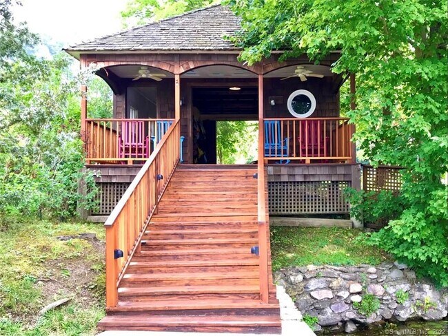 Building Photo - 278 Twin Lakes Rd