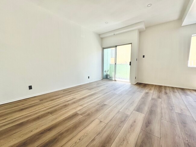 Building Photo - 2109 Crenshaw Blvd