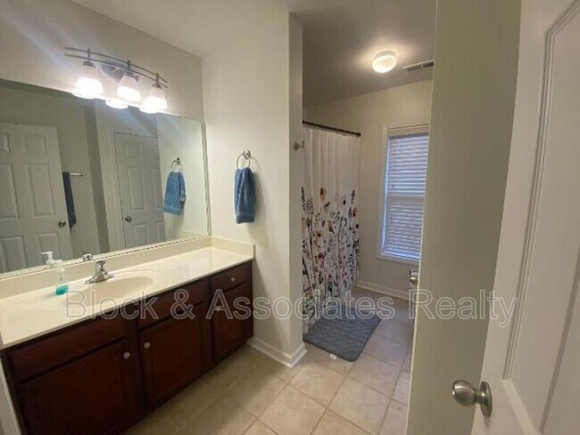 Building Photo - 2916 Chatelaine Pl