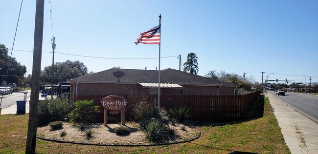Building Photo - Deer Park Apartments - 1411