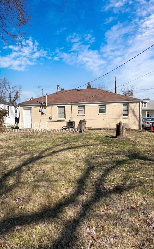 Building Photo - 344 Midridge Dr