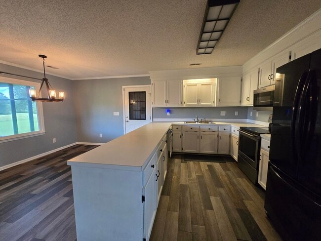 Building Photo - 2660 Nicholson Dr