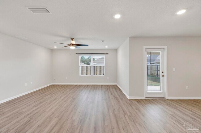 Building Photo - 5964 Laurel Oak Dr