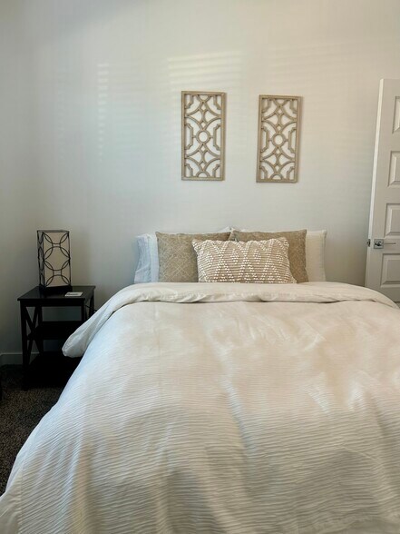 Building Photo - 13306 N Jessett Ln