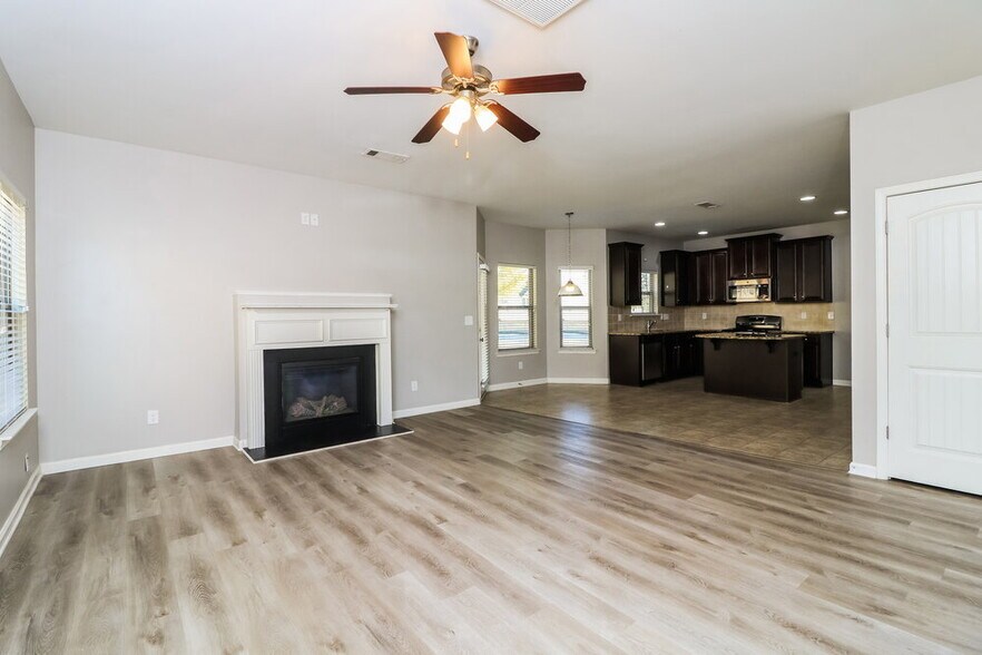 Building Photo - 474 Cleburne Pl