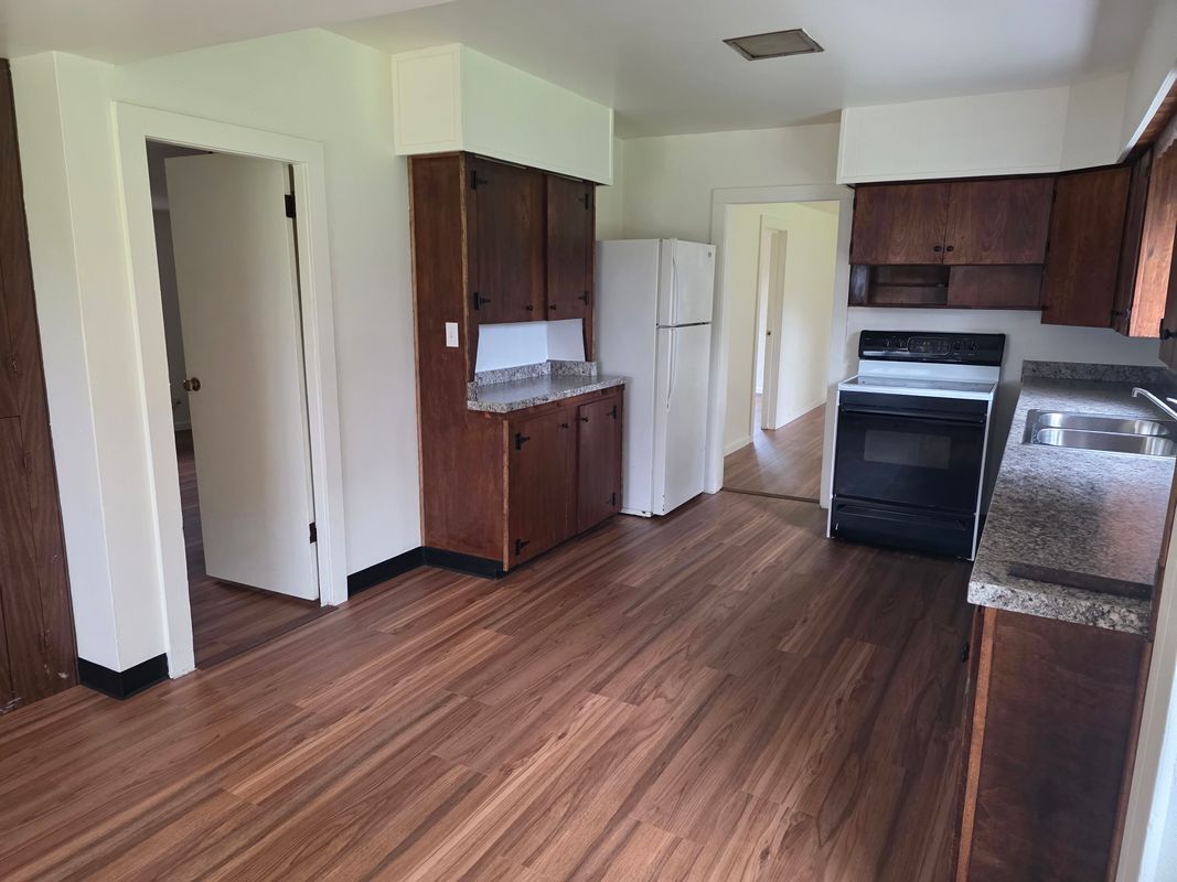 Building Photo - 2381 Elk Valley Cross Rd