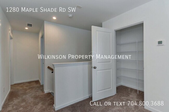 Building Photo - 1280 Maple Shade Rd SW