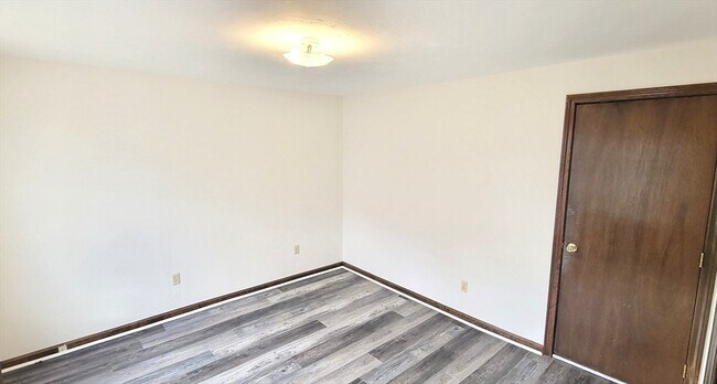 Building Photo - 101 Glen St