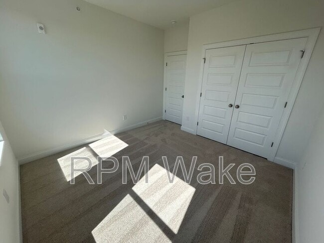 Building Photo - 1233 S Blount St