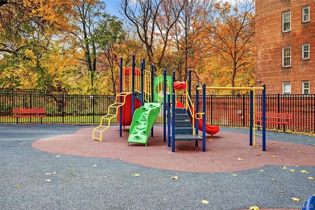 Building Photo - 770 Bronx River Rd