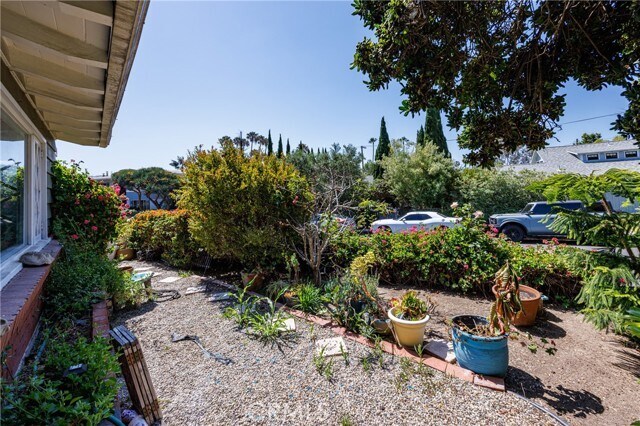 Building Photo - 280 Cypress Dr