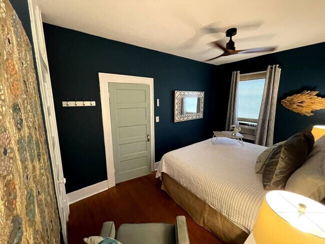 Building Photo - 2521 Avenue Q