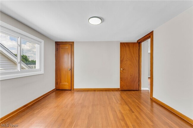 Building Photo - 6800 Kazimier Ave