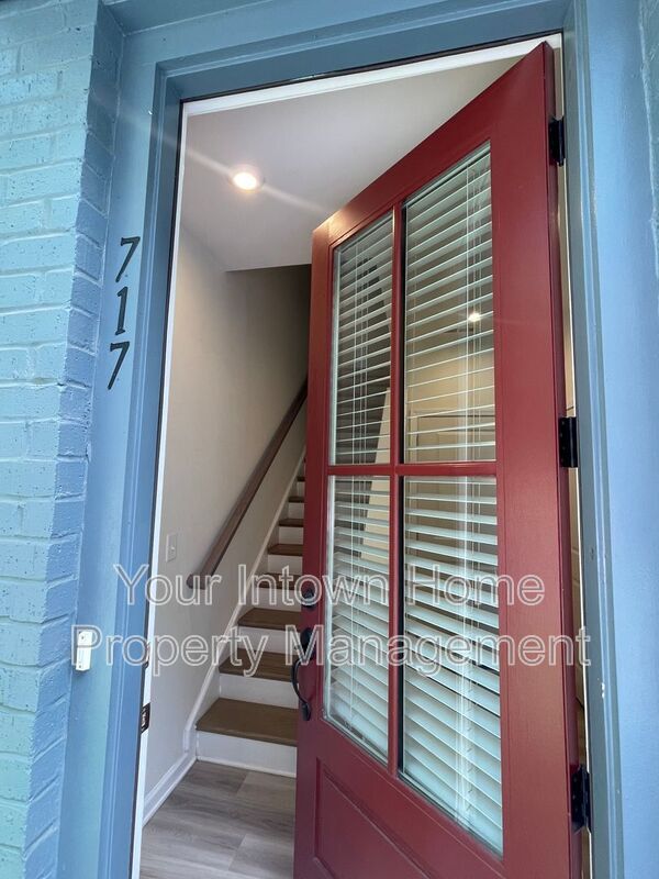 Building Photo - 717 Perch Pl