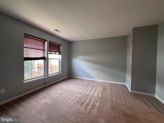 Building Photo - 9038 Falcon Glen Ct