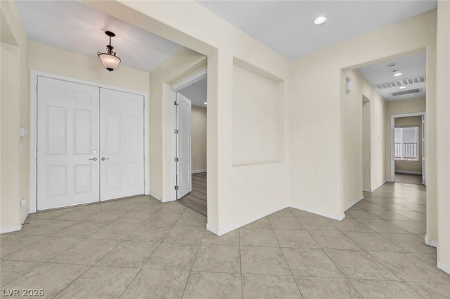 Building Photo - 2357 Wisconsin Dells Dr