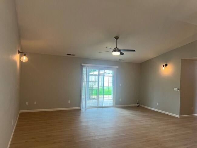 Building Photo - 4446 Tralee Ln