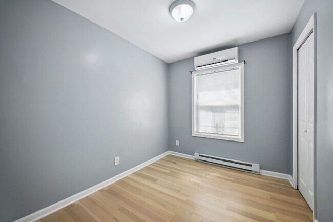 Building Photo - 259 Pine St