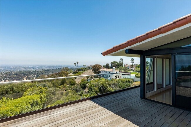 Building Photo - 972 Via Rincon