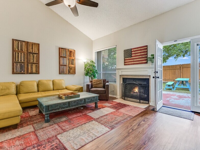 Primary Photo - 14608 Town Hill Dr