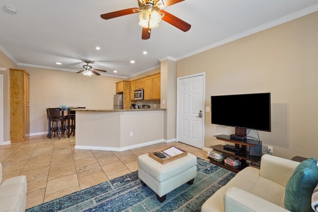 Building Photo - 7000 Seawall Blvd