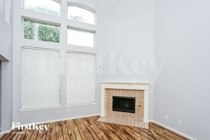 Building Photo - 7949 Greengate Dr
