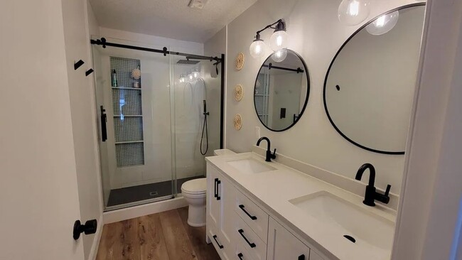 Building Photo - 5336 White Cliff Ln