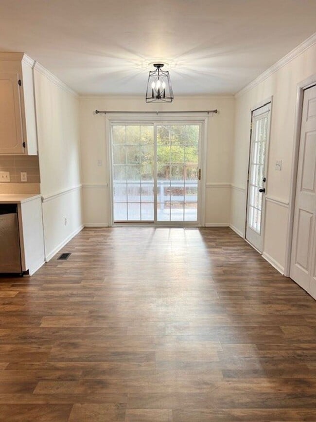 Building Photo - 107 Clairmont Rd NE