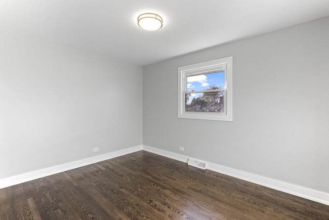 Building Photo - 8409 Newland Ave